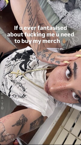 Ida Ranner – Insta stories with a bit of asshole and double dildo