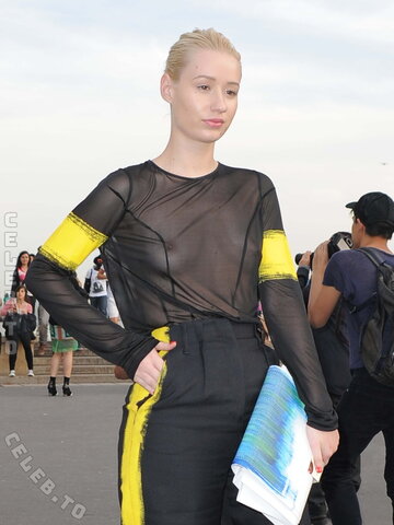 Iggy Azalea nude photo 9