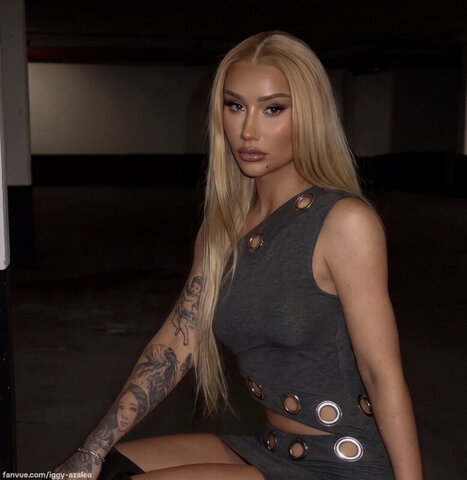 Iggy Azalea Fresh (4 photos)
