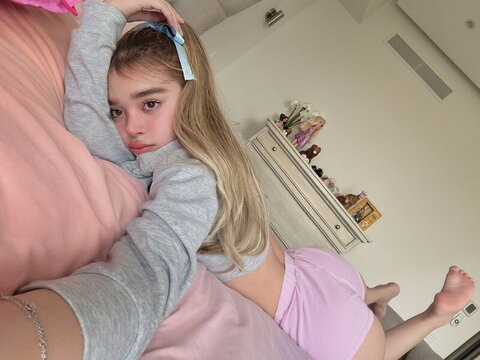 iimssarah nude photo 37