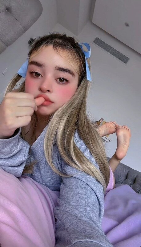 iimssarah nude photo 8