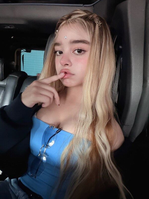 iimssarah nude photo 3