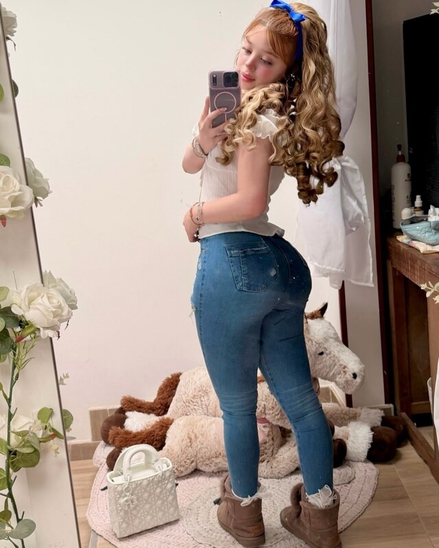 iimssarah nude photo 15