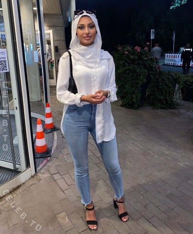iiso.abyy nude photo 22