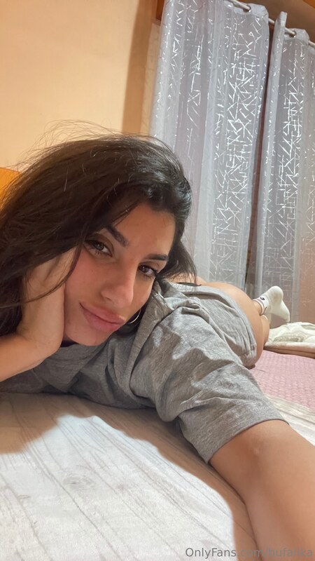 Ika Dauria nude photo 9