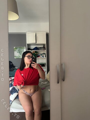 Ilaais nude photo 18
