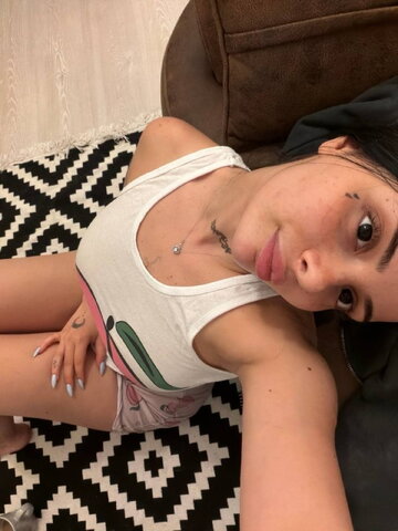 İlayda Erkan nude photo 11
