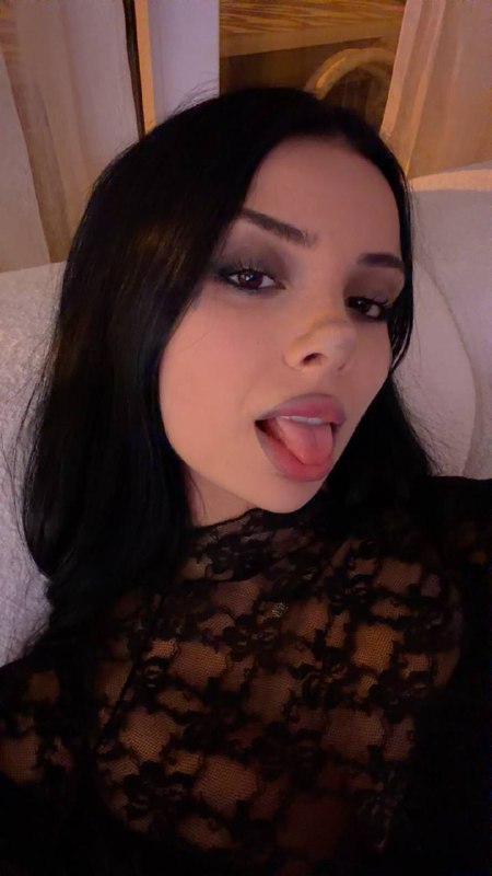 İlayda Erkan nude photo 12