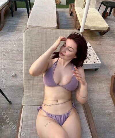 Ilayda Üstün nude photo 4