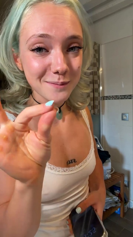 Ilovehercrookedteeth nude photo 36
