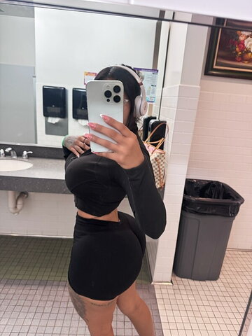 Iluvcinnie Hot (5 photos)