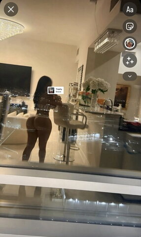 Iluvcinnie New (1 photo)