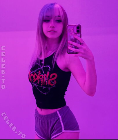 iluvmeww nude photo 29