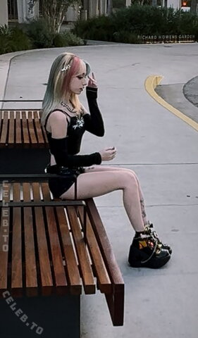 iluvmeww nude photo 24