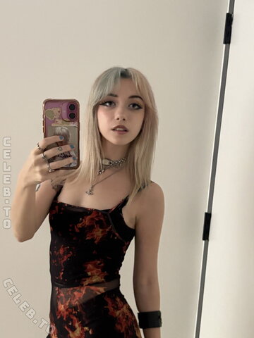 iluvmeww nude photo 27