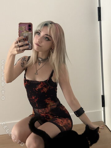 iluvmeww nude photo 102