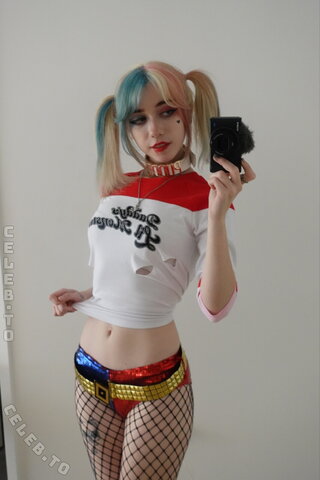 iluvmeww nude photo 5