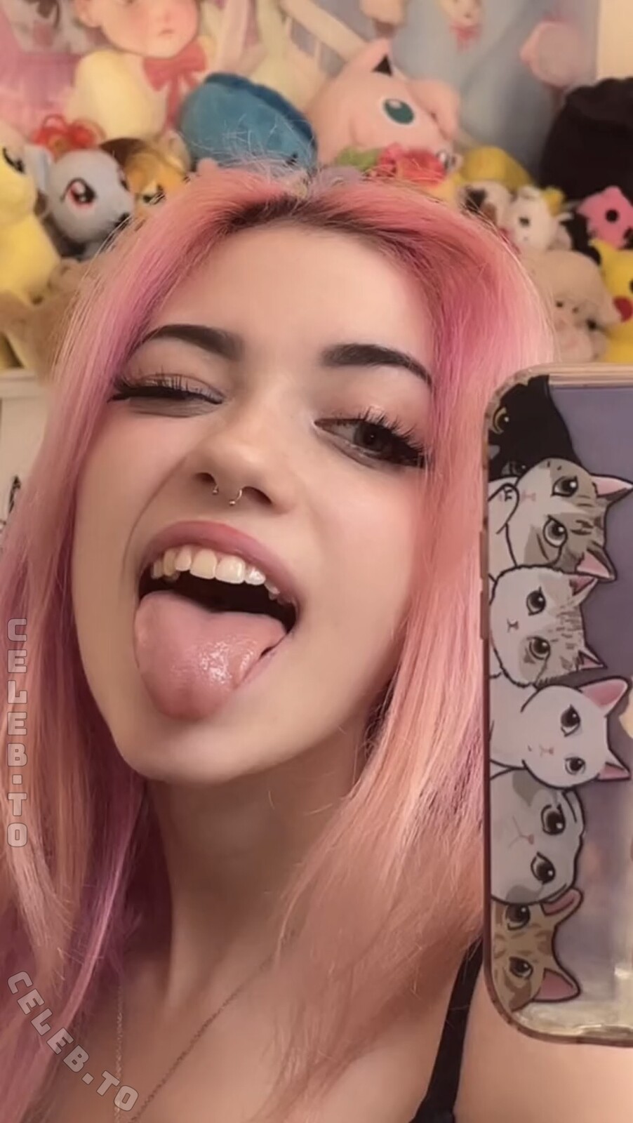 iluvmeww nude photo 2