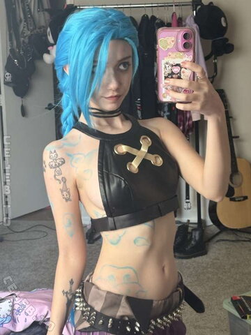 iluvmeww nude photo 2