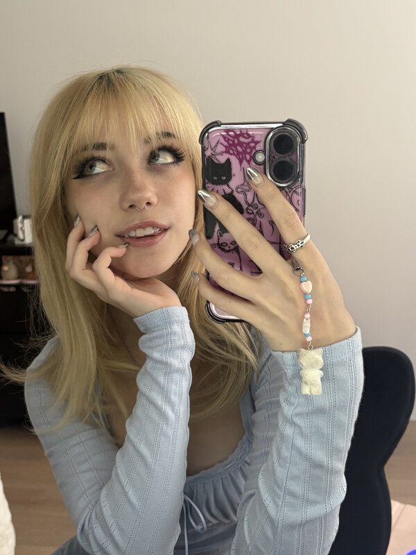 iluvmeww nude photo 4