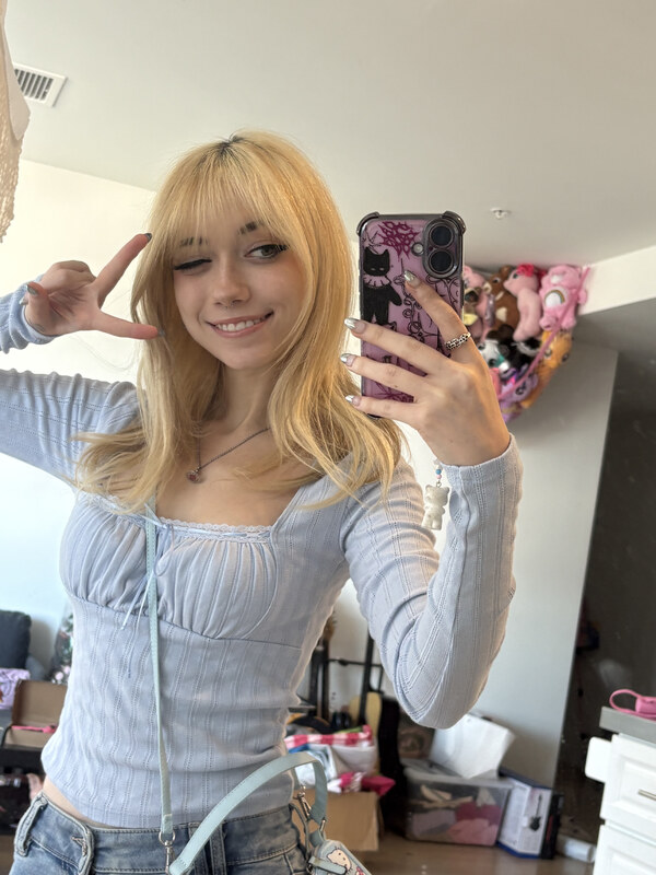 iluvmeww nude photo 9