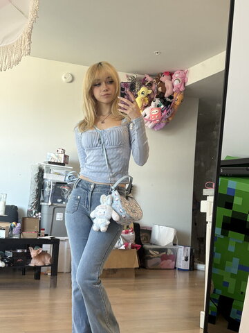iluvmeww nude photo 12