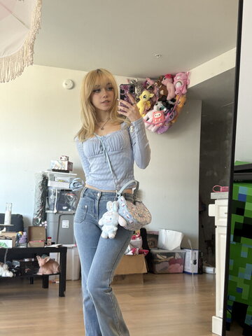 iluvmeww nude photo 11