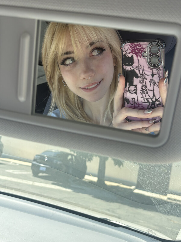 iluvmeww nude photo 15