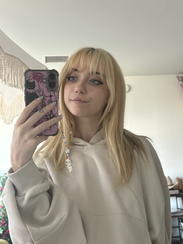 iluvmeww nude photo 2
