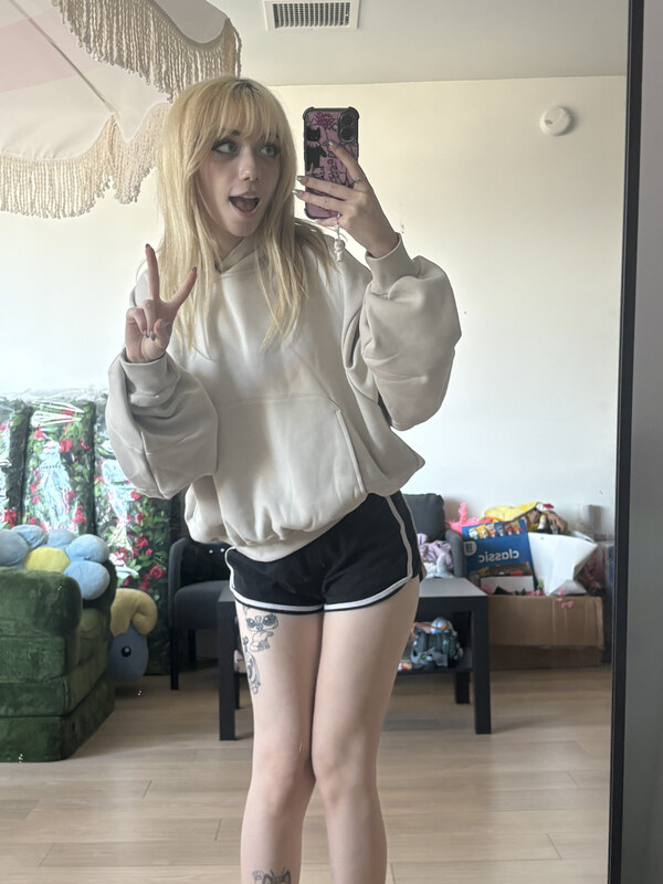 iluvmeww nude photo 3