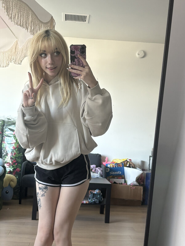 iluvmeww nude photo 6