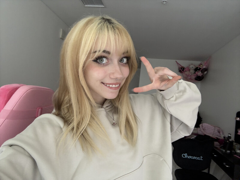 iluvmeww nude photo 16