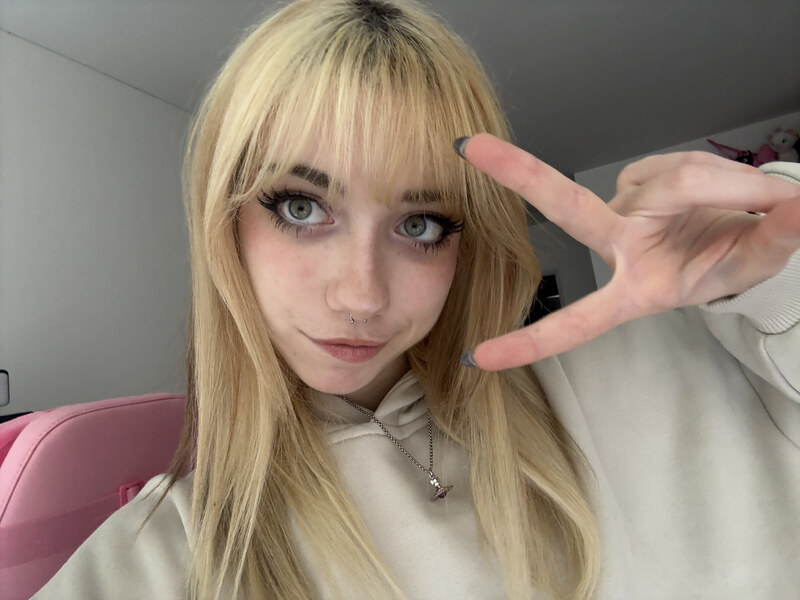 iluvmeww nude photo 17