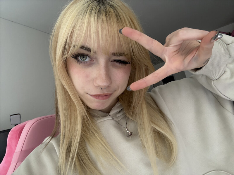 iluvmeww nude photo 19