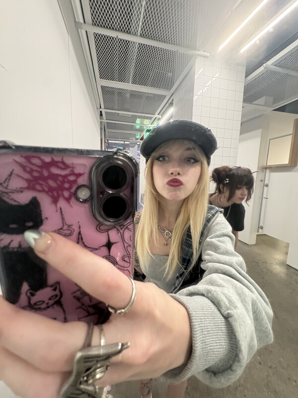 iluvmeww nude photo 1