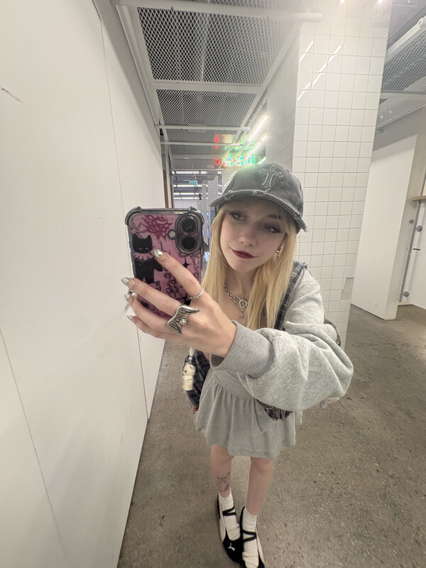 iluvmeww nude photo 3