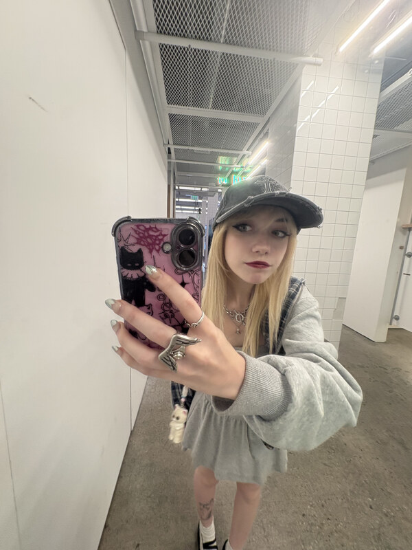iluvmeww nude photo 4
