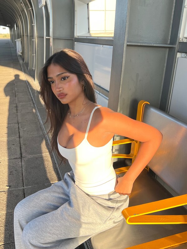 imanimalikaa nude photo 4