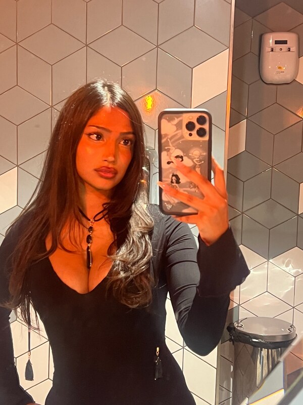 imanimalikaa nude photo 3