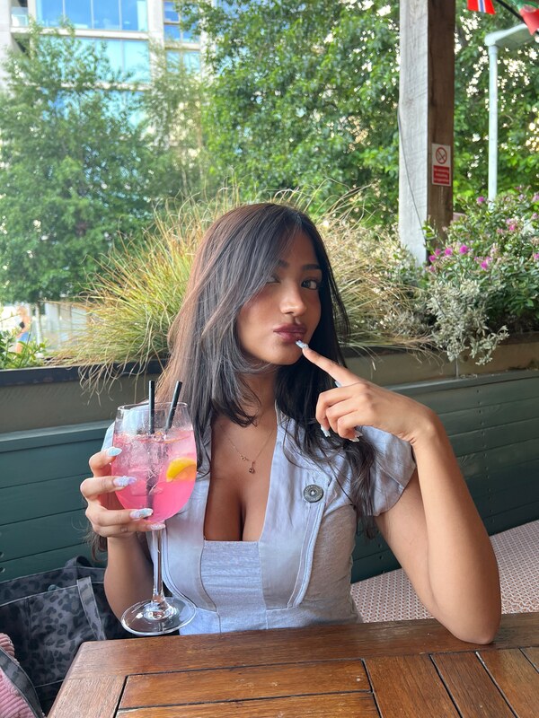 imanimalikaa nude photo 6