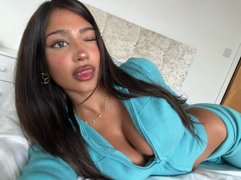 imanimalikaa nude photo 9
