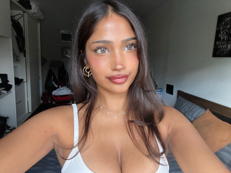 imanimalikaa nude photo 2