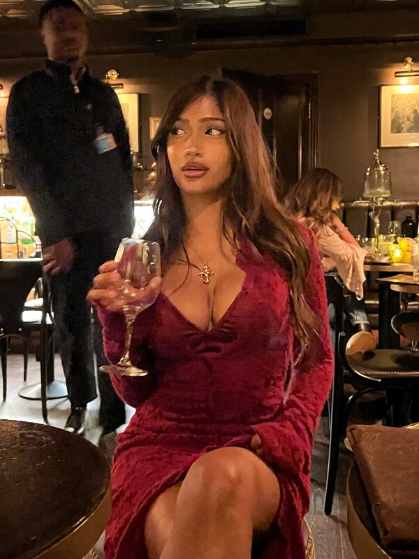 imanimalikaa nude photo 7