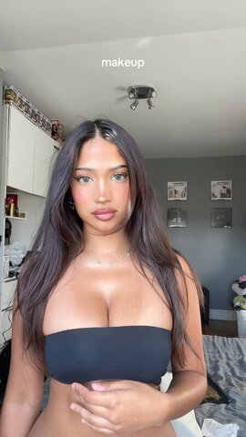 imanimalikaa Hot (1 photo)