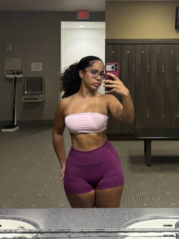 imc4ro nude photo 1