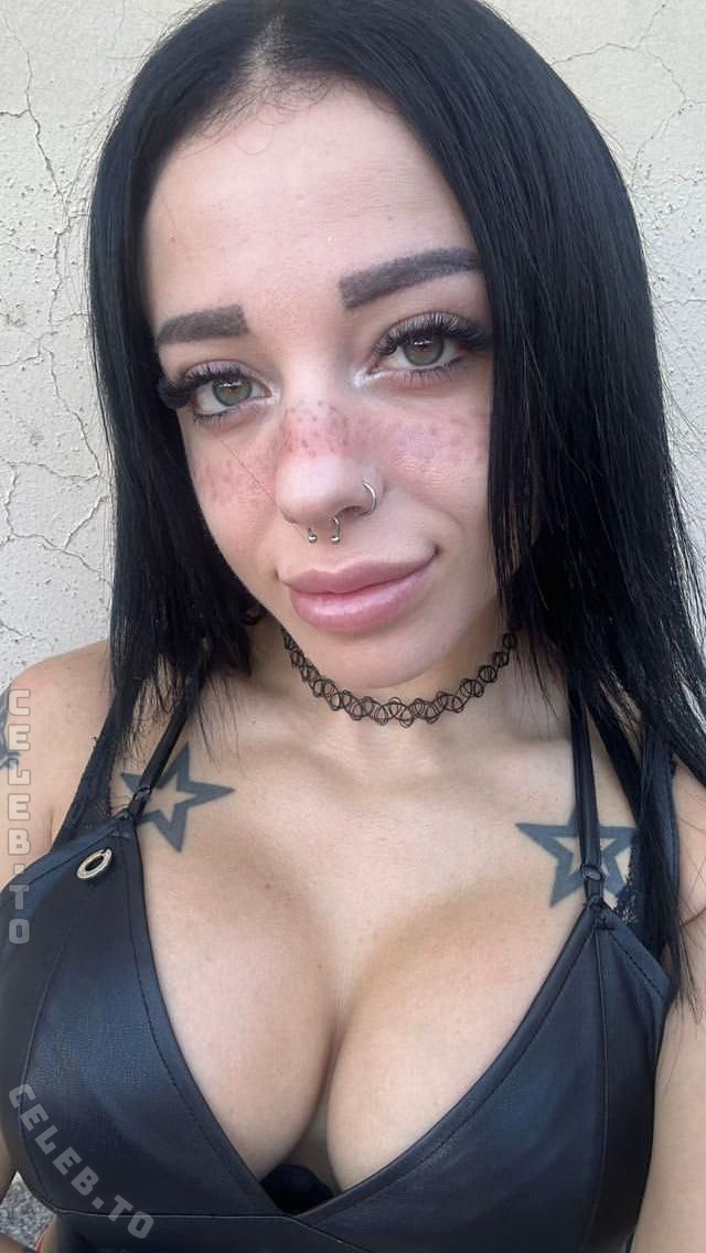 ImViolet nude photo 7