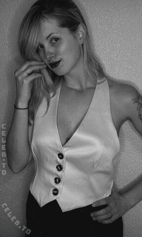 inaacoladaa nude photo 18