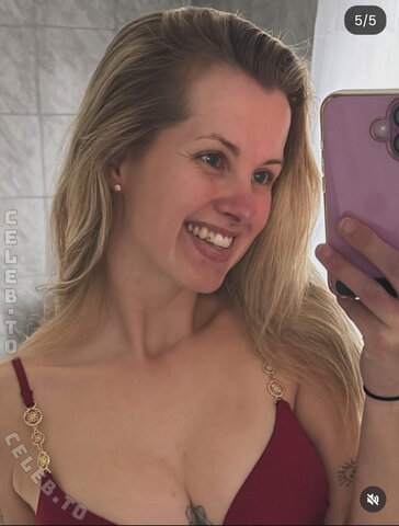inaacoladaa nude photo 14