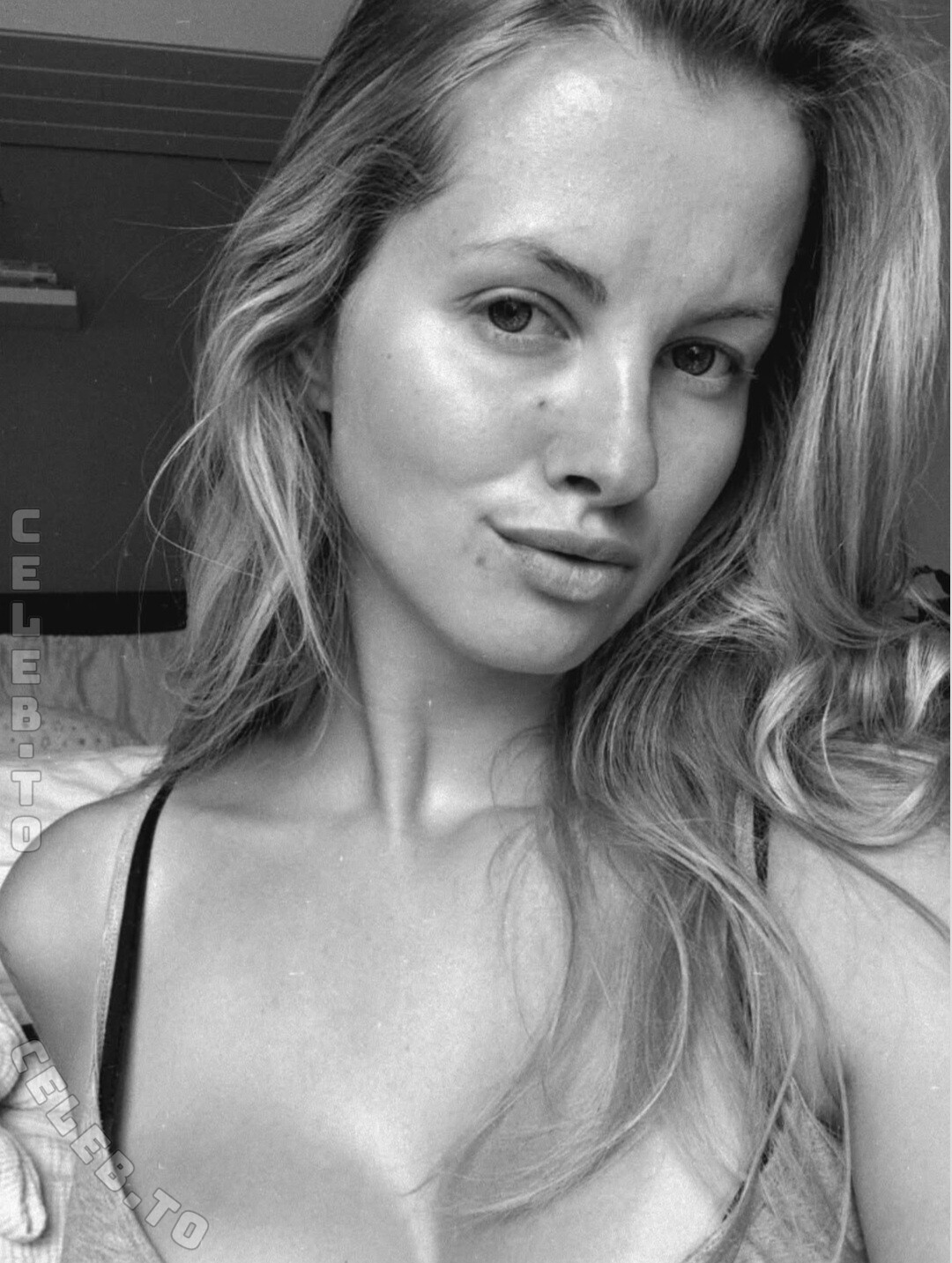inaacoladaa nude photo 4