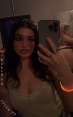 Inci.km nude photo 10